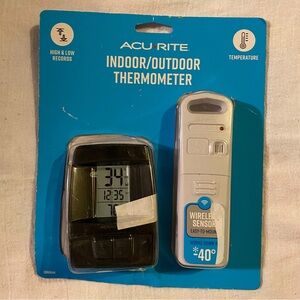 AcuRite Indoor/Outdoor Wireless Thermometer with Clock 006060A4